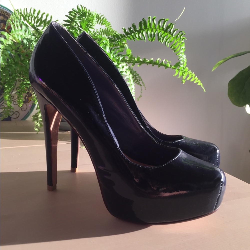 Schutz navy blue heels